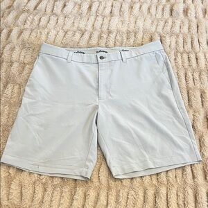 Callaway Men's Soft Gray Flat Front Shorts Size 34